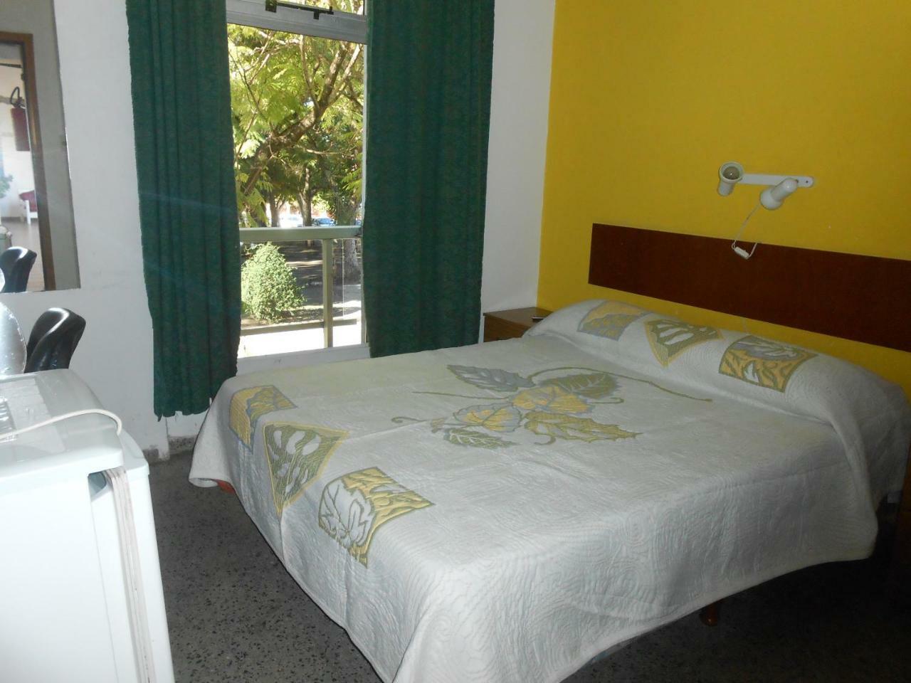 פריי בנטוס Hotel 25 De Mayo מראה חיצוני תמונה